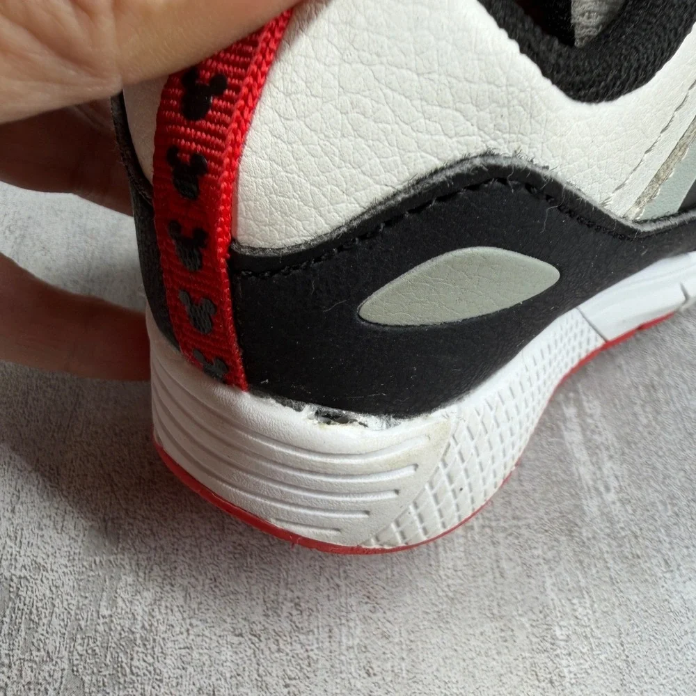 Disney Mickey Mouse Toddler Sneakers Red Black White Strap Shoes Size 6 B3556
